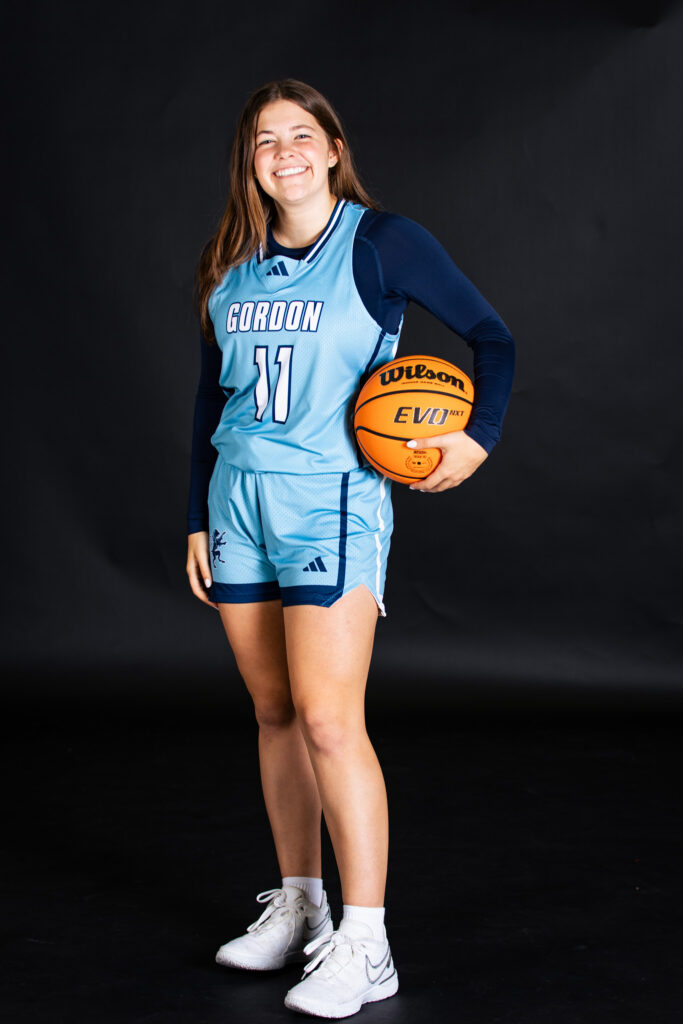 Naomi Nicholson ’25, college athlete on the Gordon College Women’s Basketball team. 